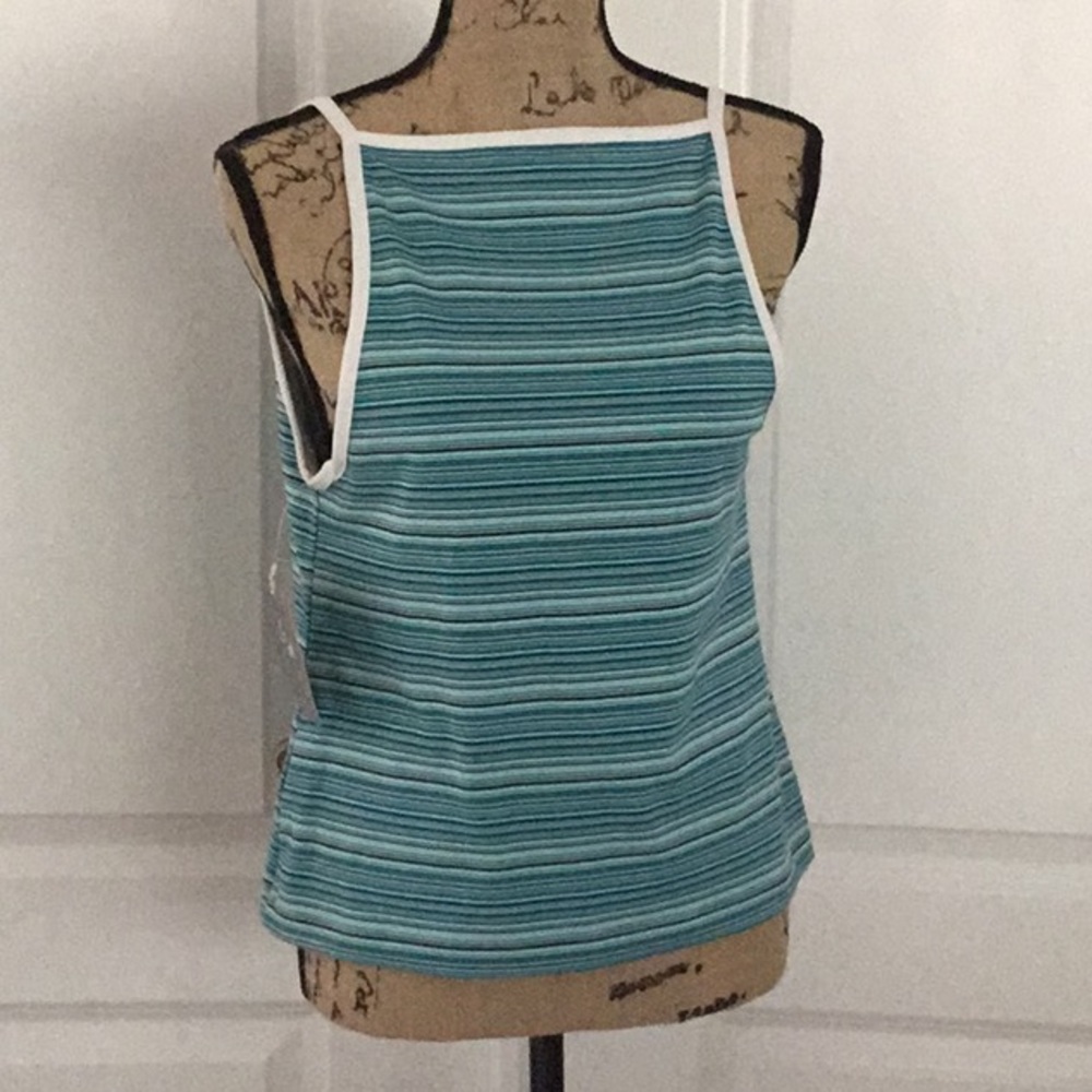 NWT NIKE SPORTS TOP w/ bra